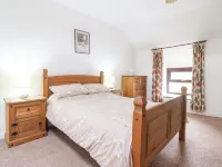 Y Bwthyn Hotels in Llanbedr