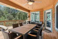 The Nut House - Lovely Home with Hot Tub