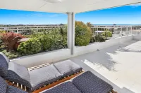 Beachside Resort Kawana Waters