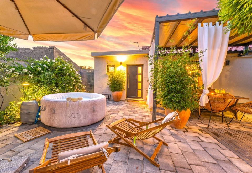 Hotel Holiday Home Kairos, Exterior, Garden