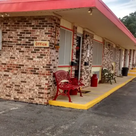Dogwood Motel