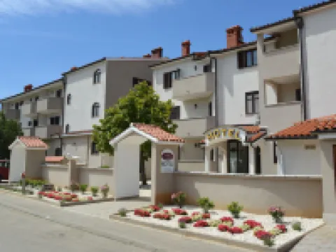 Hotel Villa Letan Hotels in Peroj