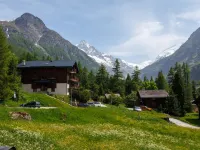 Ryad C Hotels in Zinal