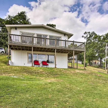 Walk to Boat Ramp! Lakefront Home w/ Deck in Afton