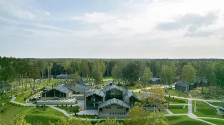 Marja Villas & Spa Hotel Отели рядом с достопримечательностью «Старый дом»