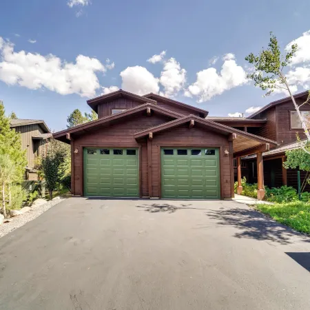 Boulders Truckee Condo Near Donner Lake + Skiing!