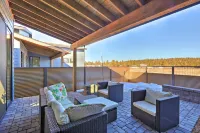 Flagstaff Home w/ Patios + Mount Humphries Views! - parking
