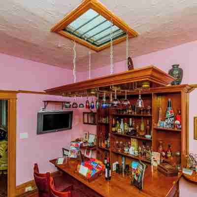 Charming 2-bedroom Brownstone with Bar and Balcony in enchanting Brooklyn Fitness & Recreational Facilities