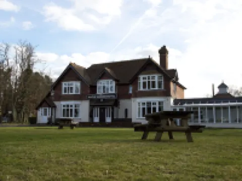 The Maple Manor Hotel Ξενοδοχεία στην πόλη Κρόουλι