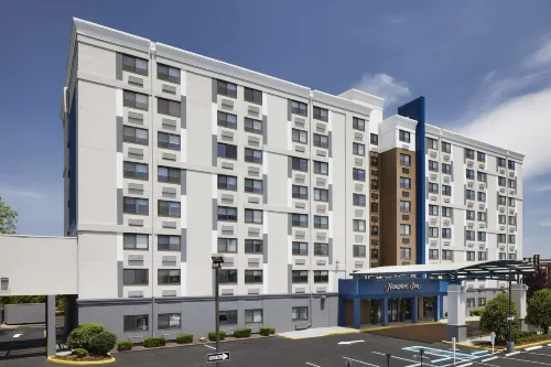 Hampton Inn by Hilton Newark Airport