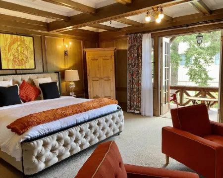 The Latch Inn Hotels in Sidney