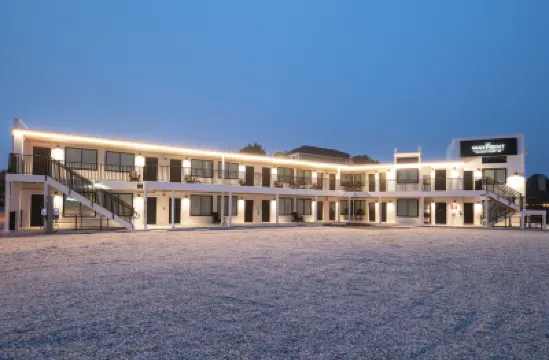 The Waypoint Hotel a 