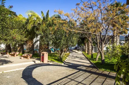 Bodrum Marma Otel Отели в г. Torba