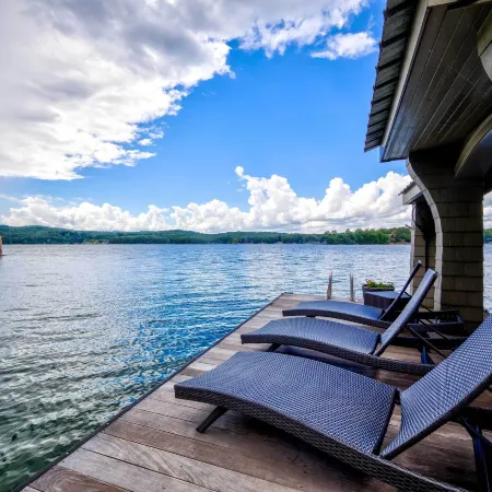 Waterfront Escape on Blue Ridge Lake w/ Dock!