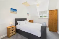 Host & Stay - Easton Meadows Holiday Cottage - parking