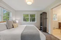 Oceanfront Peaceful Getaway - close to Acadia's Schoodic Peninsula