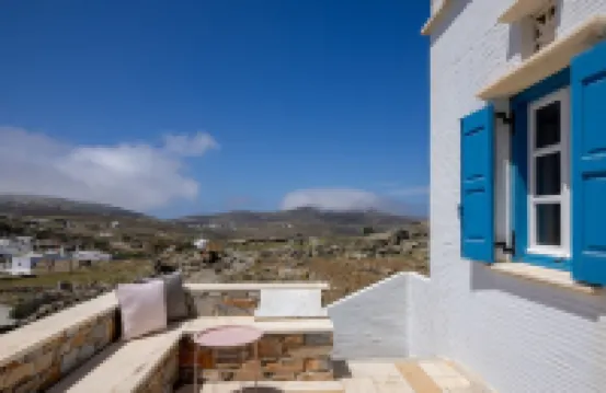 Akre, Marlas Tinos