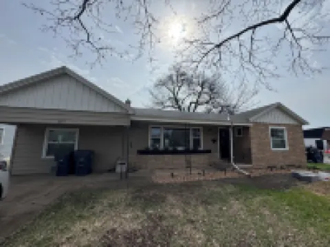 3BR Ranch / Near Hospitals, Universities, Bluff, River, Coffee Shop, & More!