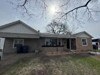 3BR Ranch / Near Hospitals, Universities, Bluff, River, Coffee Shop, & More!