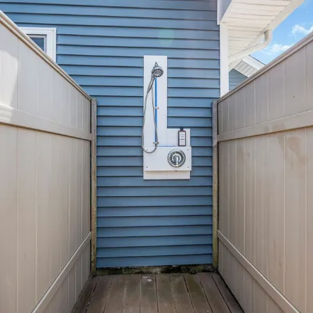 1 Block to Beach with Linens + Towels, BBQ & AC