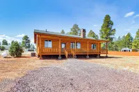 Sunny Overgaard Vacation Rental w/ Backyard! - 3 estrellas