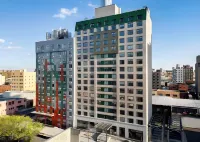 DoubleTree by Hilton Long Island City New York Hotels near Citi Field