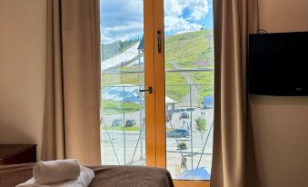 Levi Suites Levi Gold