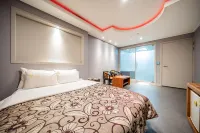 Anseong Hill House