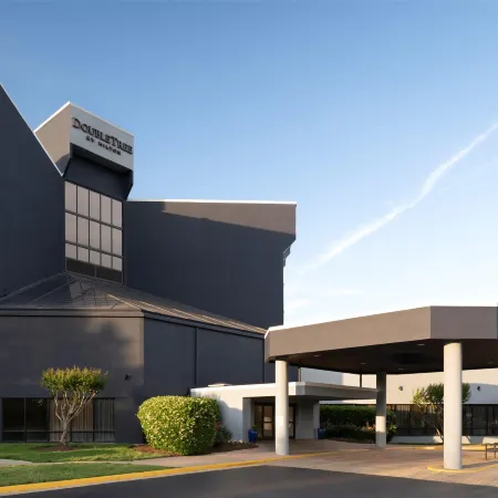 DoubleTree by Hilton Richmond - Midlothian