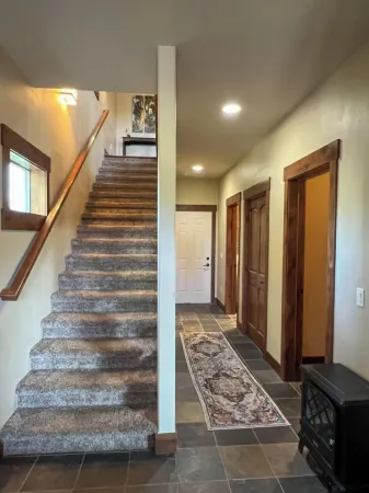 Lakeview Getaway-Walk To Downtown Bigfork, Rated #1 Lake town in USA