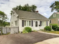 Lakefront Cottage 2 Mi to Palladium in Worcester! Hotels in Worcester