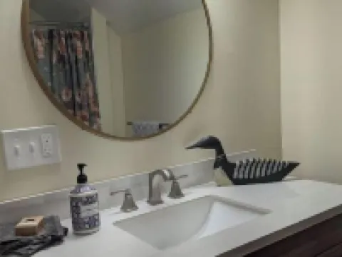 Large studio with private bath and kitchenette Hotels in Rumney