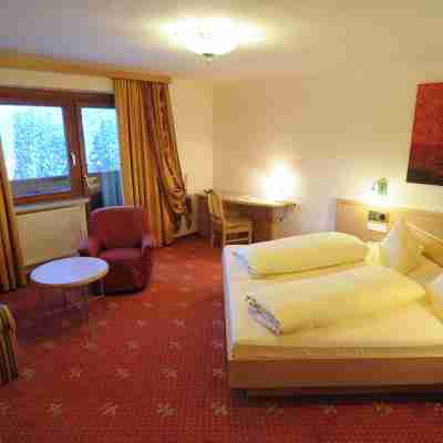 Sporthotel Tirolerhof Rooms
