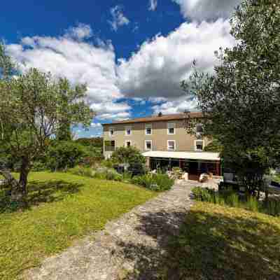 Hotel-Restaurant Le Gardon - Pont du Gard Hotel Exterior