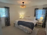 Lakefront Getaway on Murray Lake - Swim, Fish, Float, & Relax Hotels in Grattan Township