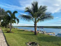 Cozy Cabin & Majestic Sunsets
