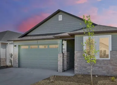 The Cozy & Classy Boise Home                           No cleaning fee!