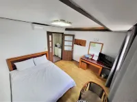 Eulwangri Four Season Pension Hotels near Eurwangni Beach