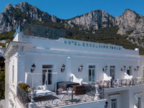 ラグジュアリー ヴィラ エクセルシオール パルコ