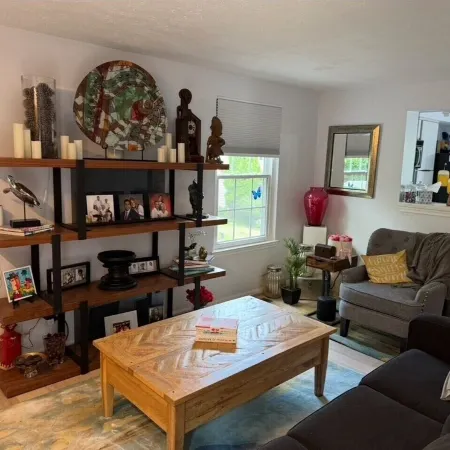 The Cozy Crab- Your Charming Haven in Lovely North Beach!