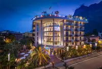 Hotel Kristal Palace - Tonelli Hotels - Adult Friendly - parking