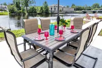 Water Views and Free Kayaks - Modern Waterside Sanctuary