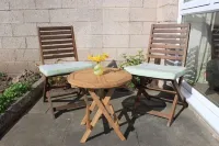 Riverside Garden Apartment with lovely River Tay views and parking