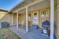 Tulsa Home w/ Yard: 5 Mi to Downtown! - بيت ضيافة