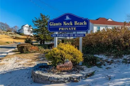 Sleep to the sound of the waves. Watch the sun set from the deck! Secluded beach