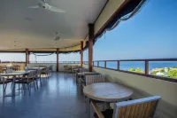 Aquaraa Hotels in Dhigali