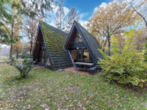 Woodland Bungalow w/ BBQ Hotéis em Stramproy