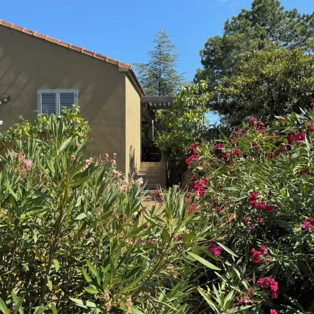 AIR-CONDITIONED VILLA 6 PEOPLE HEATED PRIVATE POOL NEAR PORTO-VECCHIO