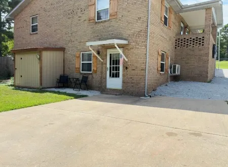 Cozy 1-bedroom apartment with AC, WiFi in enjoyable Harrison