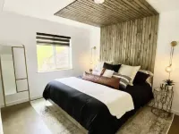 Casa Chihuahua- Modern Luxe 2b/1b home Hotels in Carson